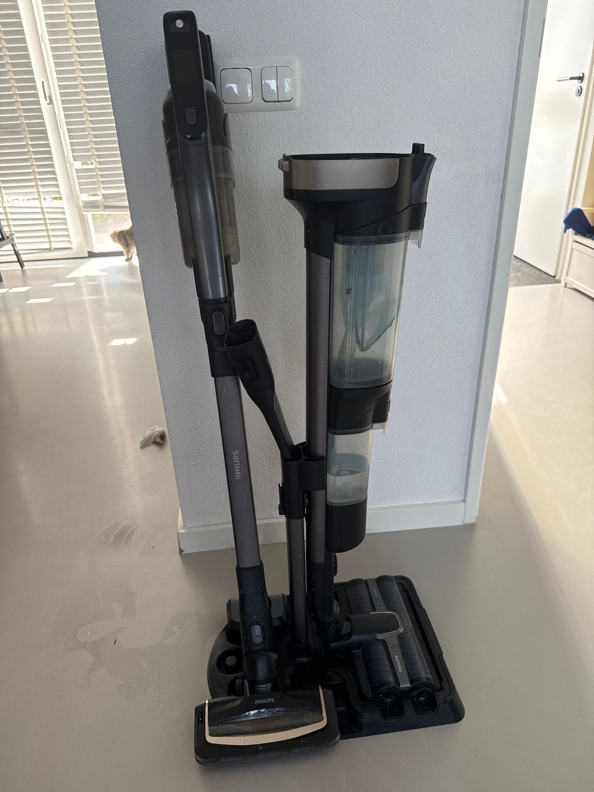 Philips AquaTrio 9000 Stofzuiger met extra accu, Gebruikt, Philips, Draadloos, Reservoir