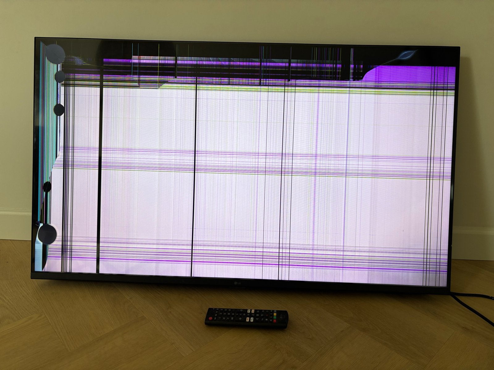 Defecte LG 43UT73006LA 43 inch 4K LED Smart TV (2024), Ophalen, LED, 4k (UHD), 100 cm of meer