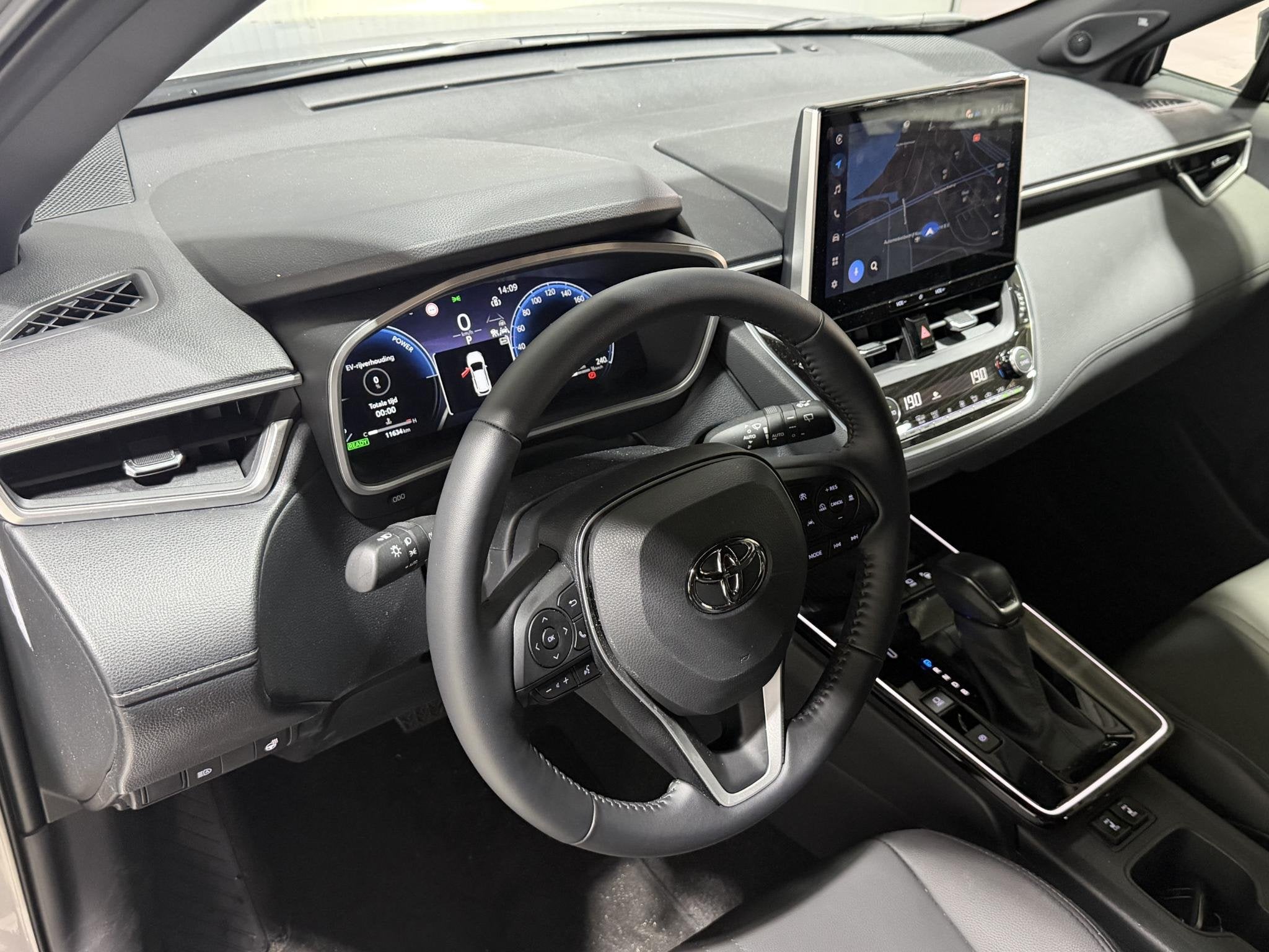 Toyota Corolla Cross Hybrid 180 Executive Lederen bekleding, Auto's, Dealer onderhouden, Gebruikt, 4 cilinders, Bedrijf