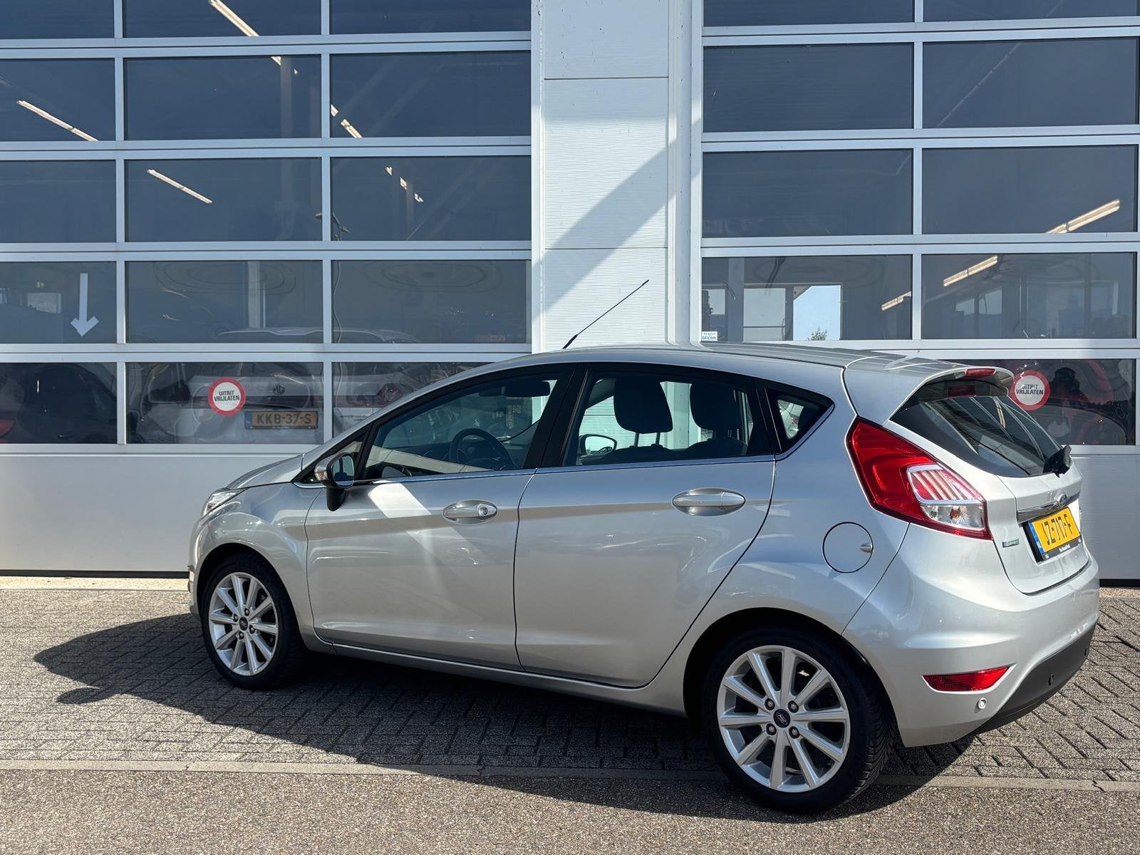 Ford Fiesta 1.0 EcoBoost Titanium | Automaat | Scherp geprij, Auto's, 12 maanden, Euro 6, Origineel Nederlands, Bedrijf