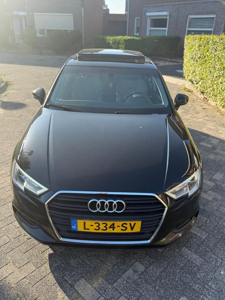 Audi A3 Limo 1.6 TDI 116pk S Tronic 2017 Panorama, 4 cilinders, USB, Zwart, Leder