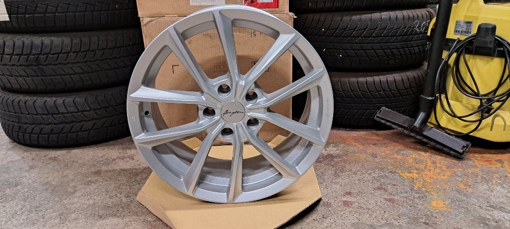 17 inch Bryton BR-I Hyper zilver all season banden 225/50R17, Ophalen, Mini, Banden en Velgen, Nieuw
