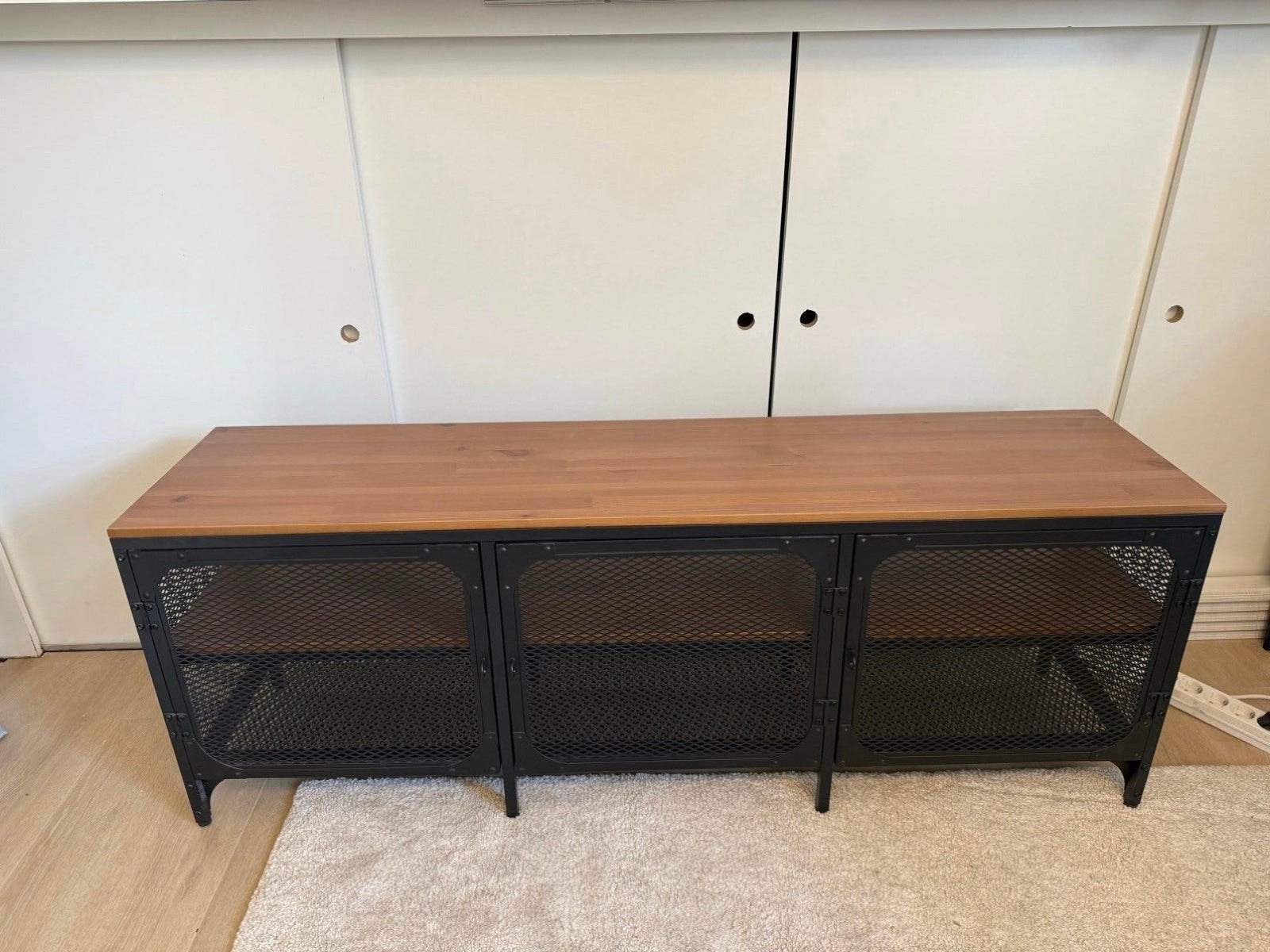 TV-meubel/dressoir IKEA FJÄLLBO, Huis en Inrichting, Ophalen, Gebruikt, 100 tot 150 cm, Minder dan 100 cm