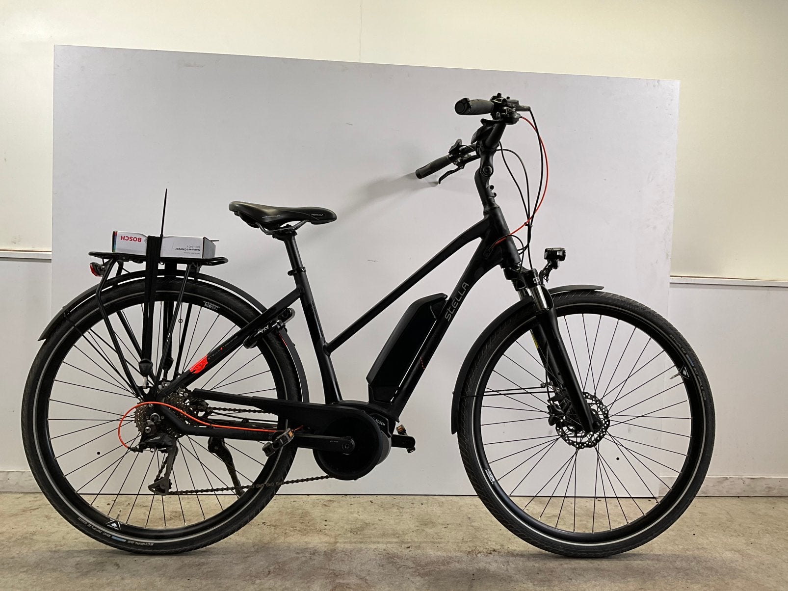 STELLA MORENA TREKKING ELEKTRISCHE FIETS 500W 9 VERSN ZGAN, Fietsen en Brommers, Zo goed als nieuw, 47 tot 51 cm, 50 km per accu of meer