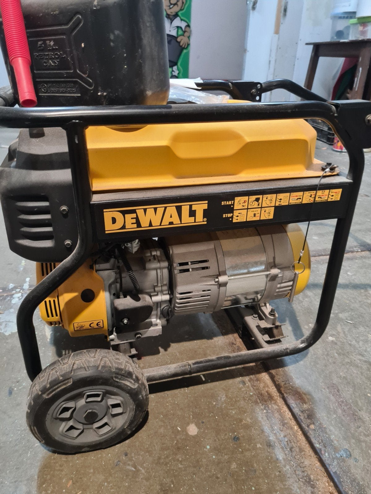 Dewalt DXGNP35E Benzine Generator - 3500W Startvermogen, Ophalen, Gebruikt, Minder dan 5 kVA, Benzine