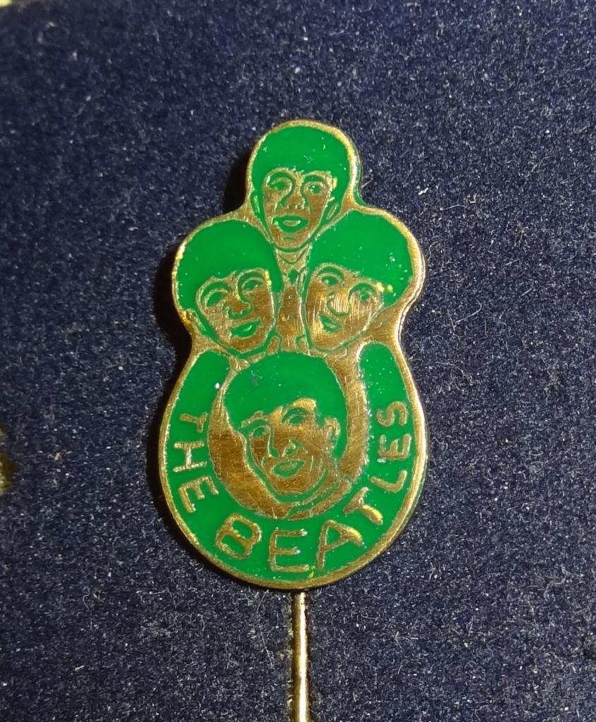 The Beatles Zeldzaam Groen Speldje uit +/- 1960, Verzenden, Gebruikt, Overige onderwerpen, Speldje of Pin