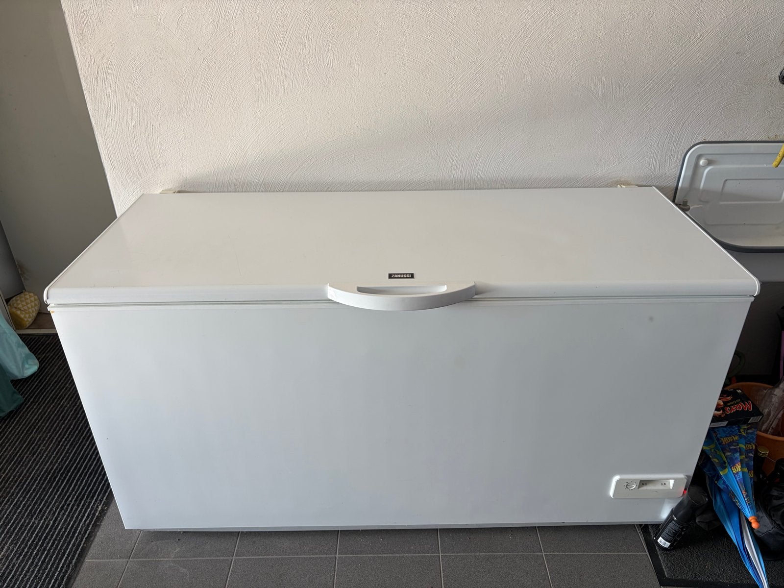 Zanussi ZFC51400WA Vrieskist - Ruim en Energiezuinig, Vrieskist, Minder dan 85 cm, Zo goed als nieuw, Energieklasse A of zuiniger