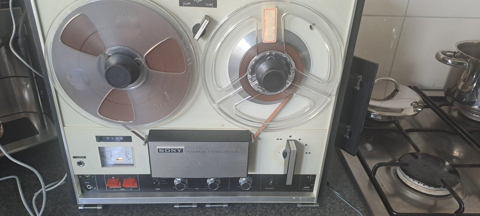 Sony TC-252 Bandrecorder met speakers en stofkap, Audio, Tv en Foto, Bandrecorders, Ophalen of Verzenden, Bandrecorder, Met banden