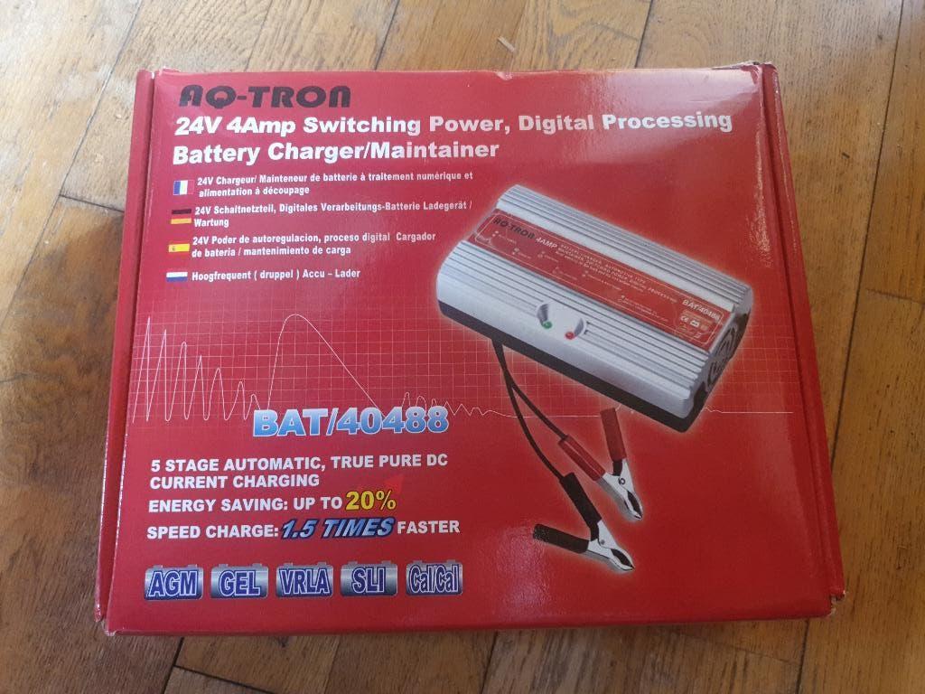Acculader 24V AQ-TRON, Ophalen of Verzenden, Gebruikt