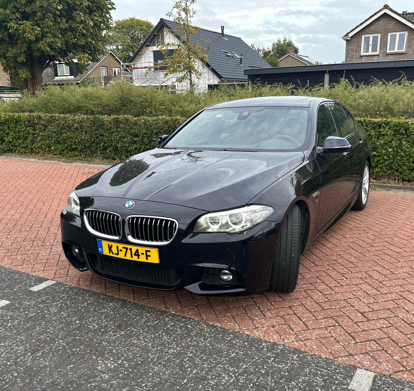 BMW 520I - High Executive - M Sport Edition, Dealer onderhouden, Achterwielaandrijving, Zwart, 4 cilinders