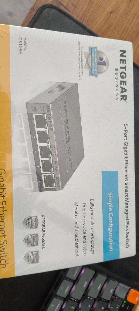 Netgear GS105E ProSafe Plus | Managed switch, Ophalen of Verzenden, Nieuw