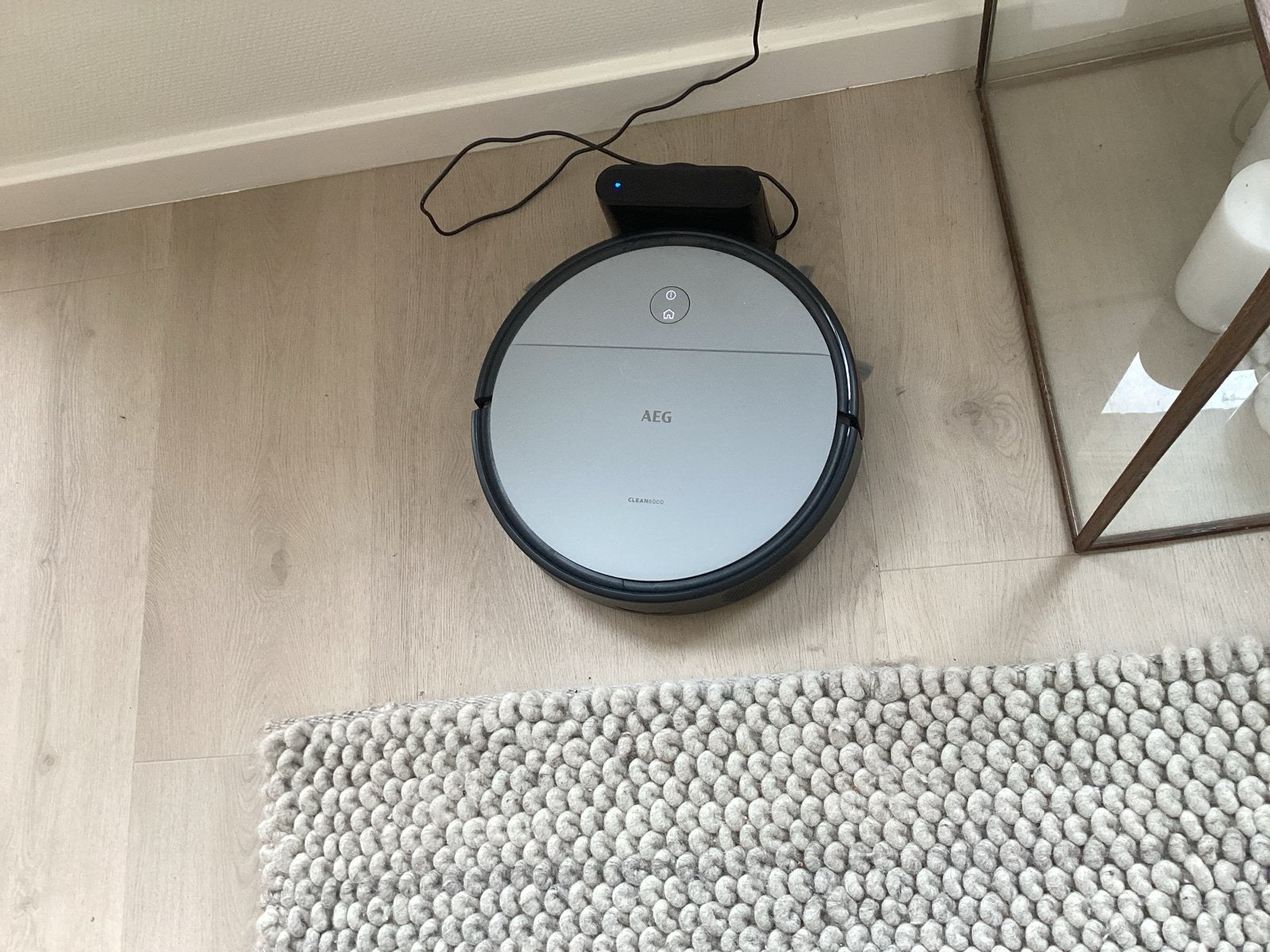 AEG Robotstofzuiger - Efficiënt en Slim Schoonmaken, Zo goed als nieuw, Robotstofzuiger, Reservoir, AEG