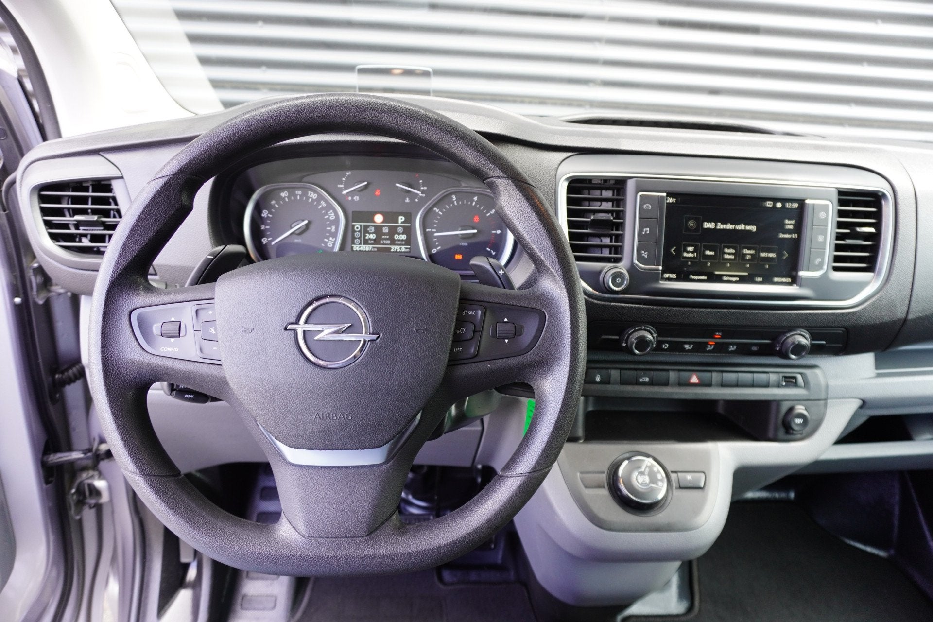 Opel Vivaro 180pk Automaat L2 MARGE Navigatie Camera Head-up, Lichtsensor, Gebruikt, 4 cilinders, 2500 kg