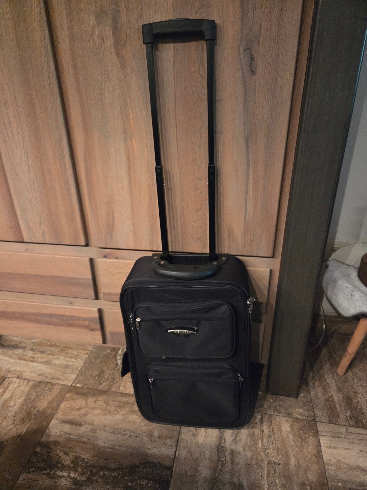 Leonardo Zwarte Trolley Koffer met Uitschuifbare Handgreep, Zwart, Minder dan 35 cm, Ophalen of Verzenden, Wieltjes