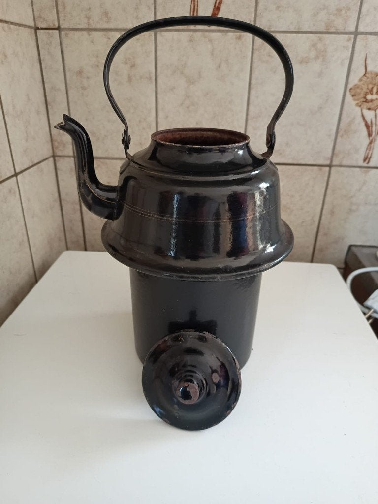 Brocante zwart keteltje, Ophalen