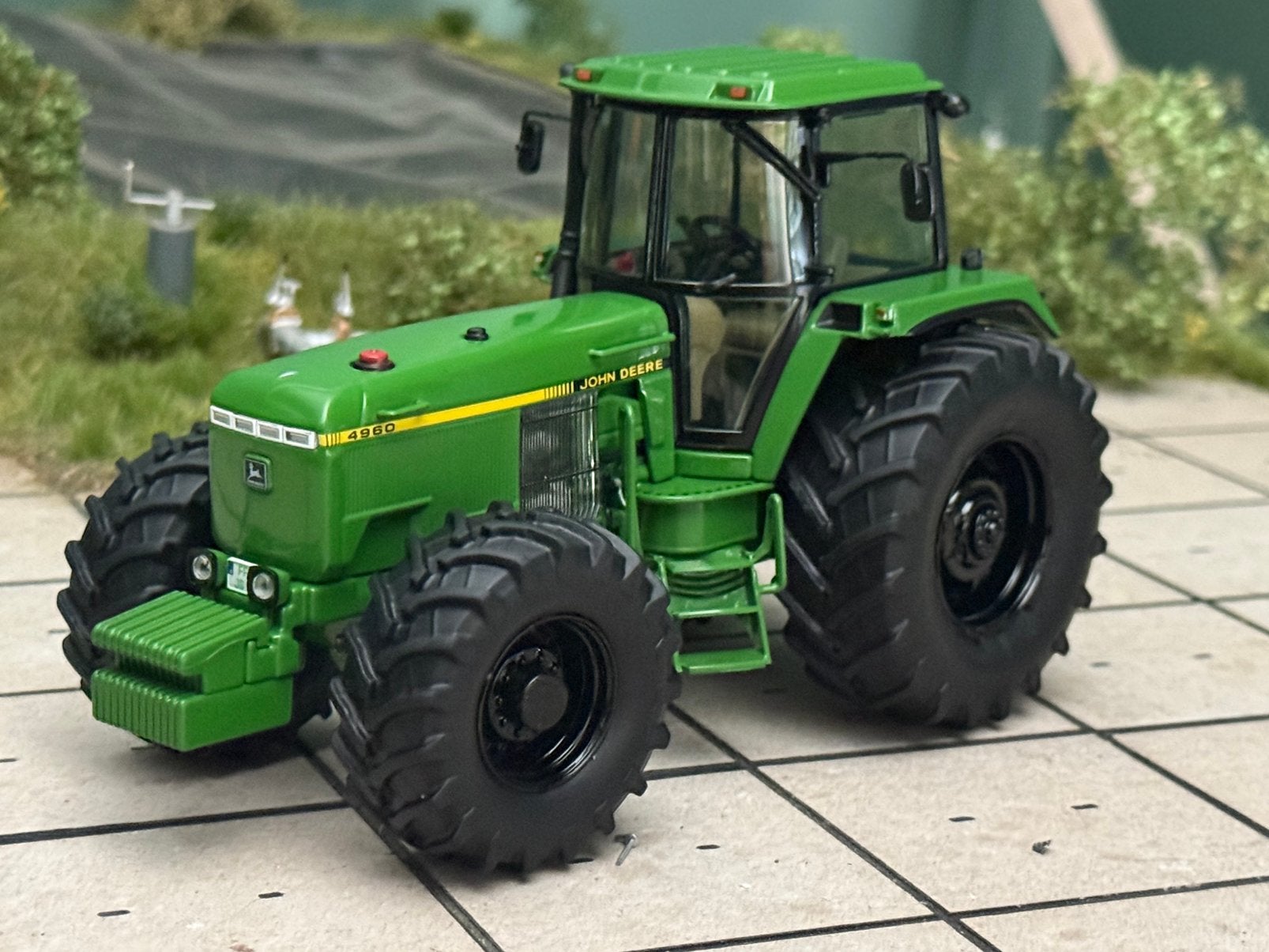 John deere 4960 schuco 1:32 verbouwd, Hobby en Vrije tijd, Modelauto's | 1:32, Ophalen of Verzenden, Zo goed als nieuw, Tractor of Landbouw