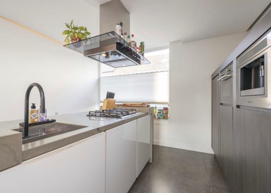Complete moderne keuken met kookeiland, Ophalen, Zo goed als nieuw, Met kookeiland