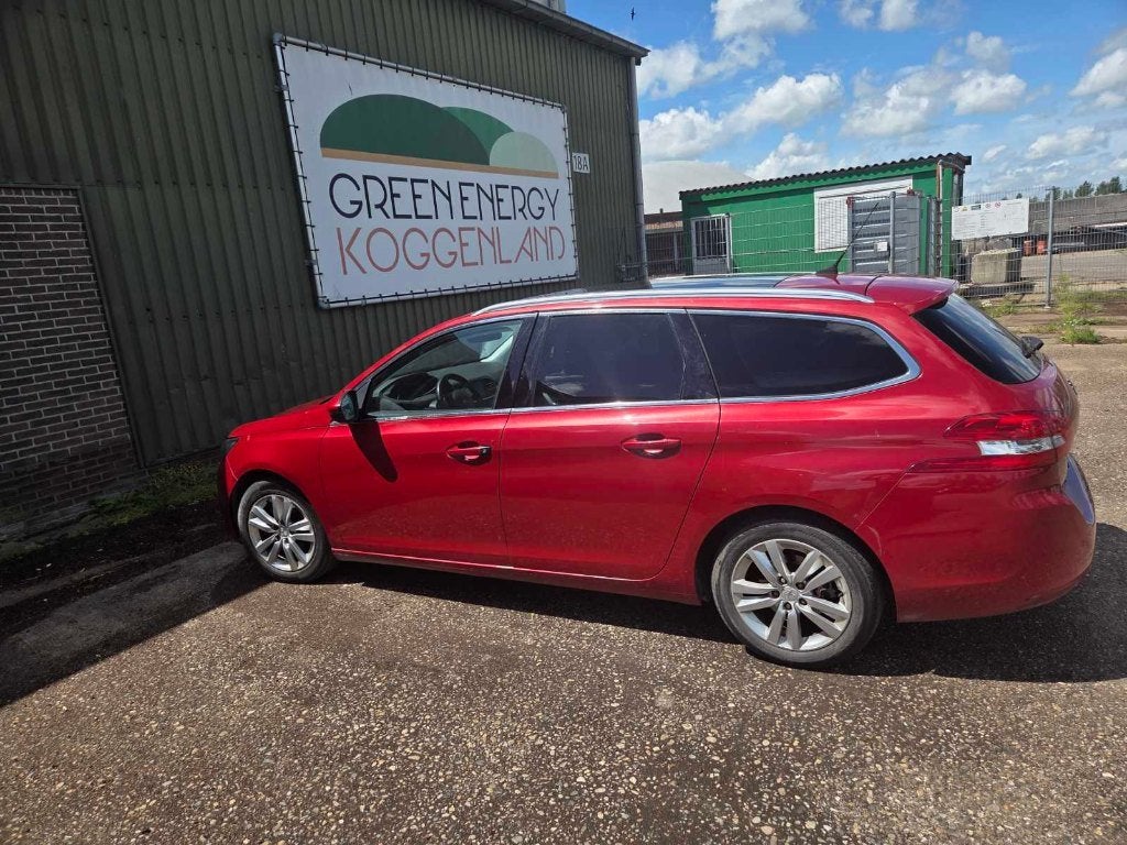 Peugeot 308 1.2 E-thp 130pk 2015 Rood, Stof, 1199 cc, 1165 kg, Origineel Nederlands