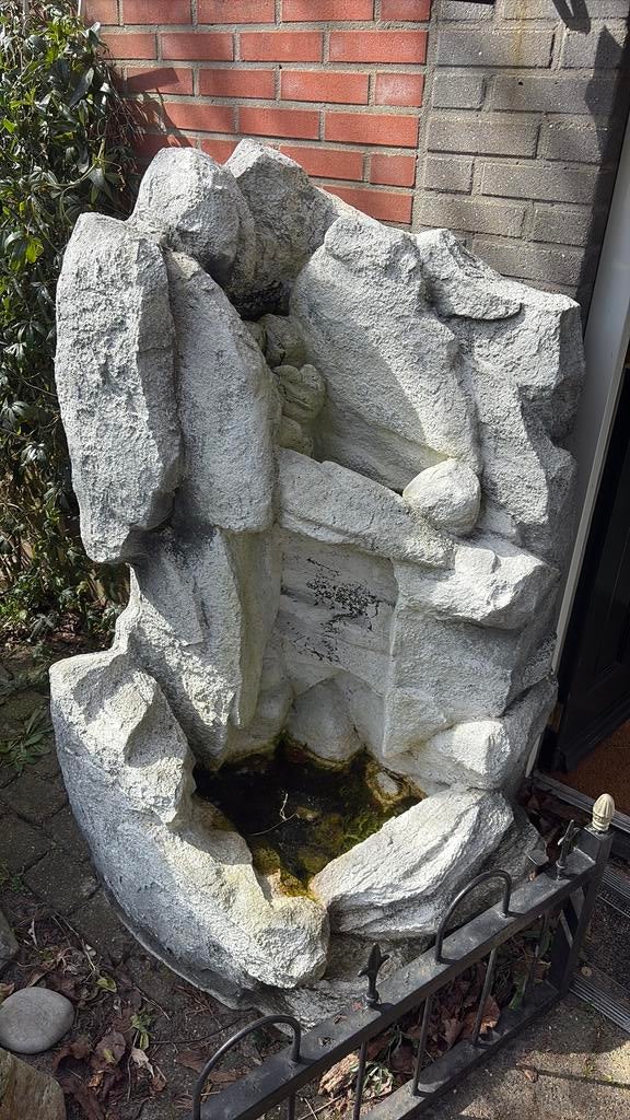 Grote tuin rots decoratie met pomp, Tuin en Terras, Ophalen, Gebruikt