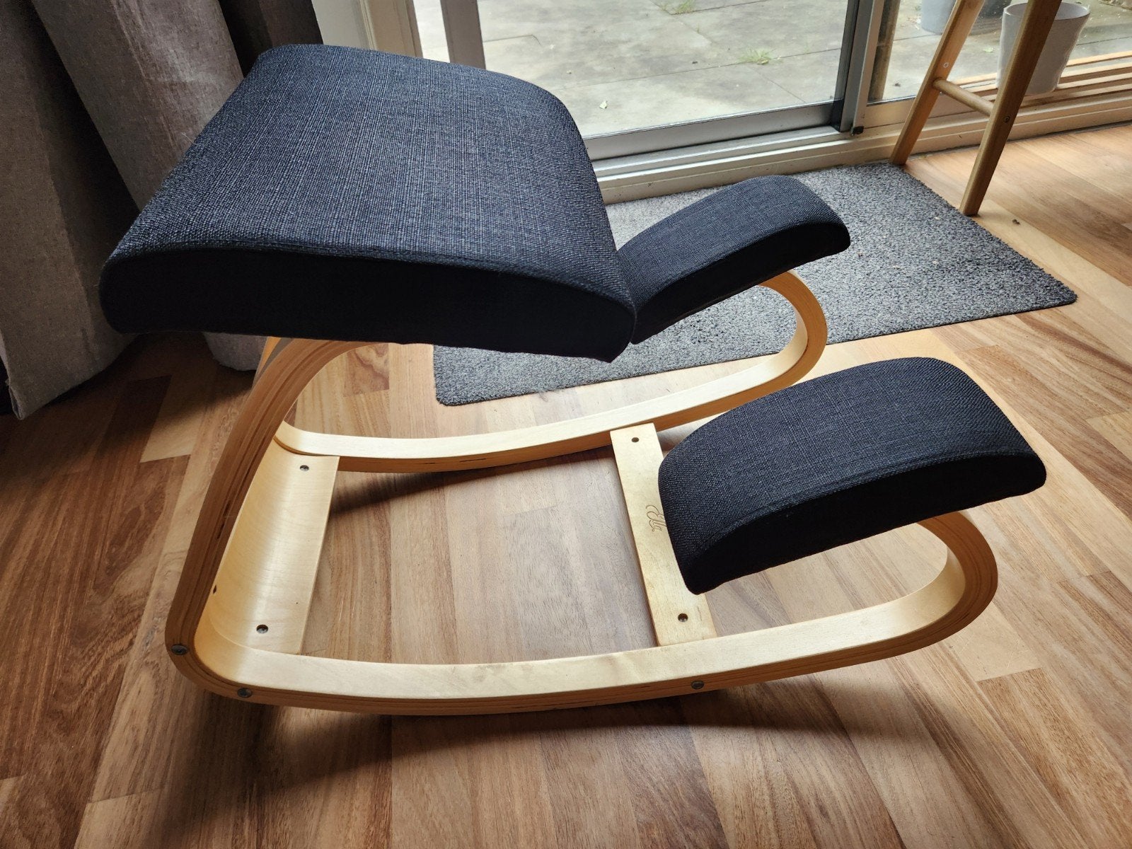 Ella Kniestoel - Ergochair - Ergonomische werkkruk, Ophalen, Zwart, Zo goed als nieuw, Bureaustoel
