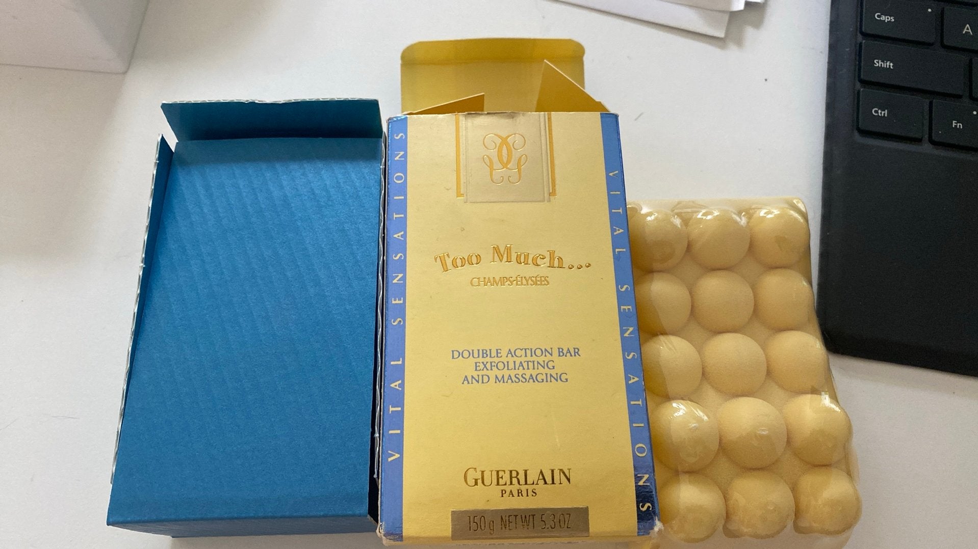 Guerlain zeep Too Much massage en geur, Ophalen of Verzenden, Nieuw, Bad & Douche