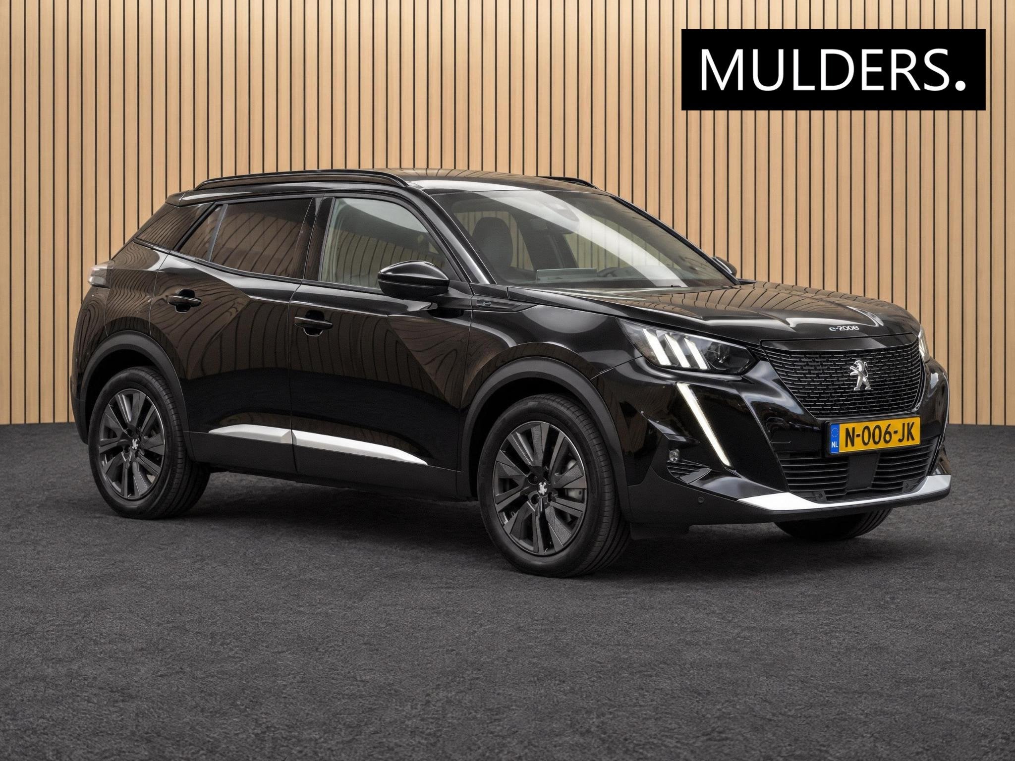 Peugeot e-2008 EV GT Pack 50 kWh | Panoramadak/Alcantara/18", Auto diversen, Automaat, Zwart, Elektrisch, SUV of Terreinwagen