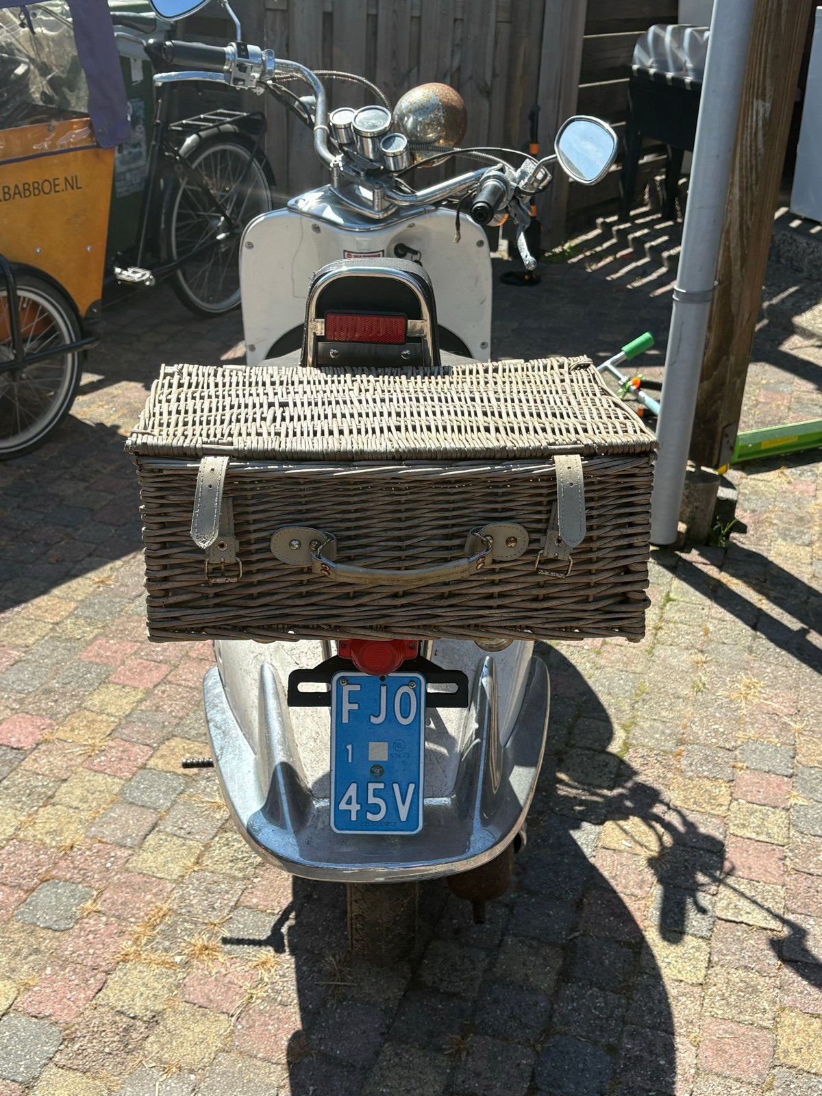 AGM Scooter - Wit, inclusief mand, Fietsen en Brommers, Scooters | Overige merken, Ophalen, Gebruikt, Benzine