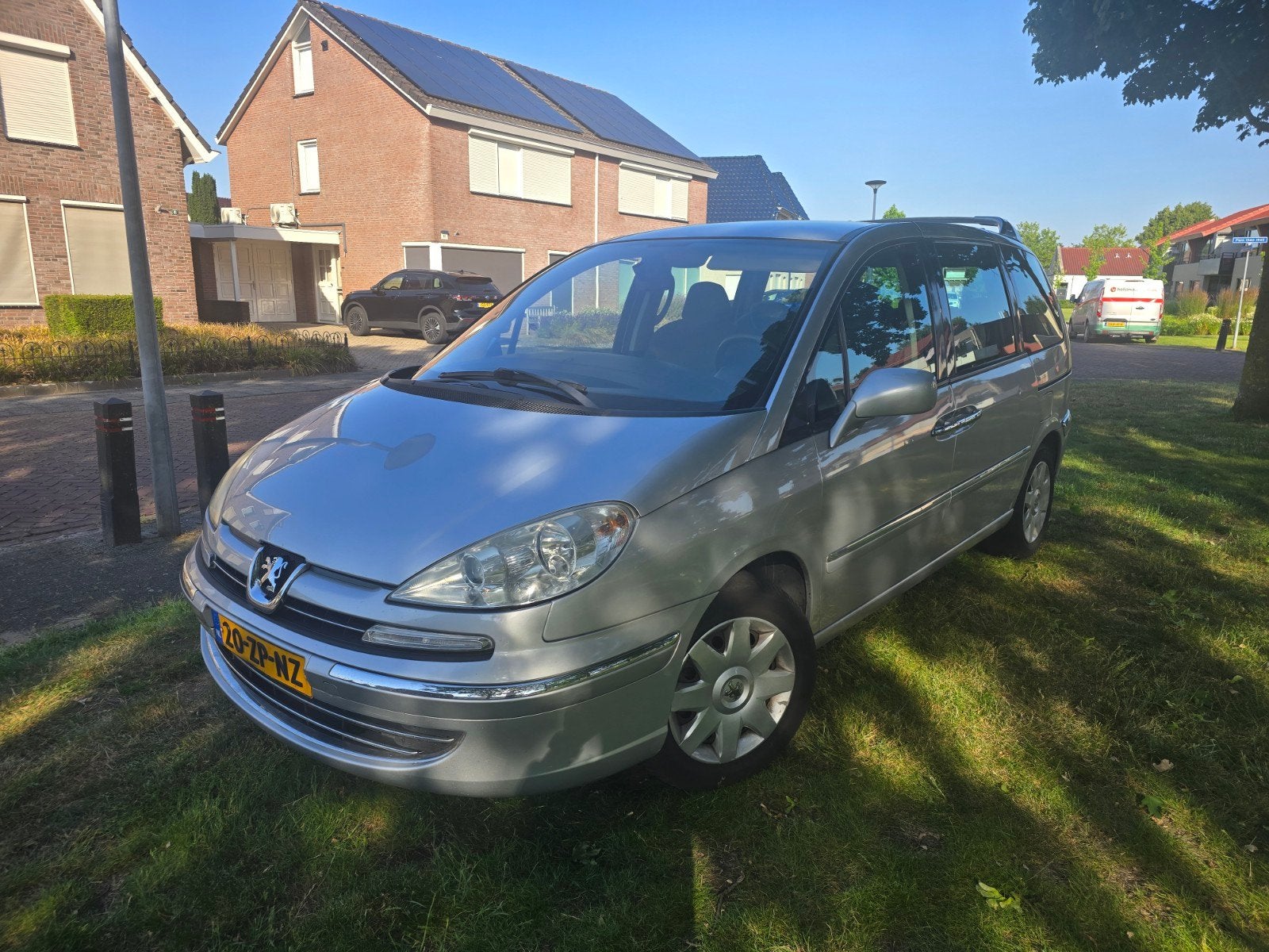 Peugeot 807 2.0 16V AUT 2008 Grijs, Auto's, 4 cilinders, 1634 kg, Particulier, 93 €/maand