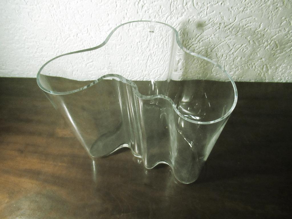 ALVAR AALTO Design vaas 16 cm hoog glas Littala Glas € 130, Huis en Inrichting, Overige kleuren, Ophalen of Verzenden, Minder dan 50 cm