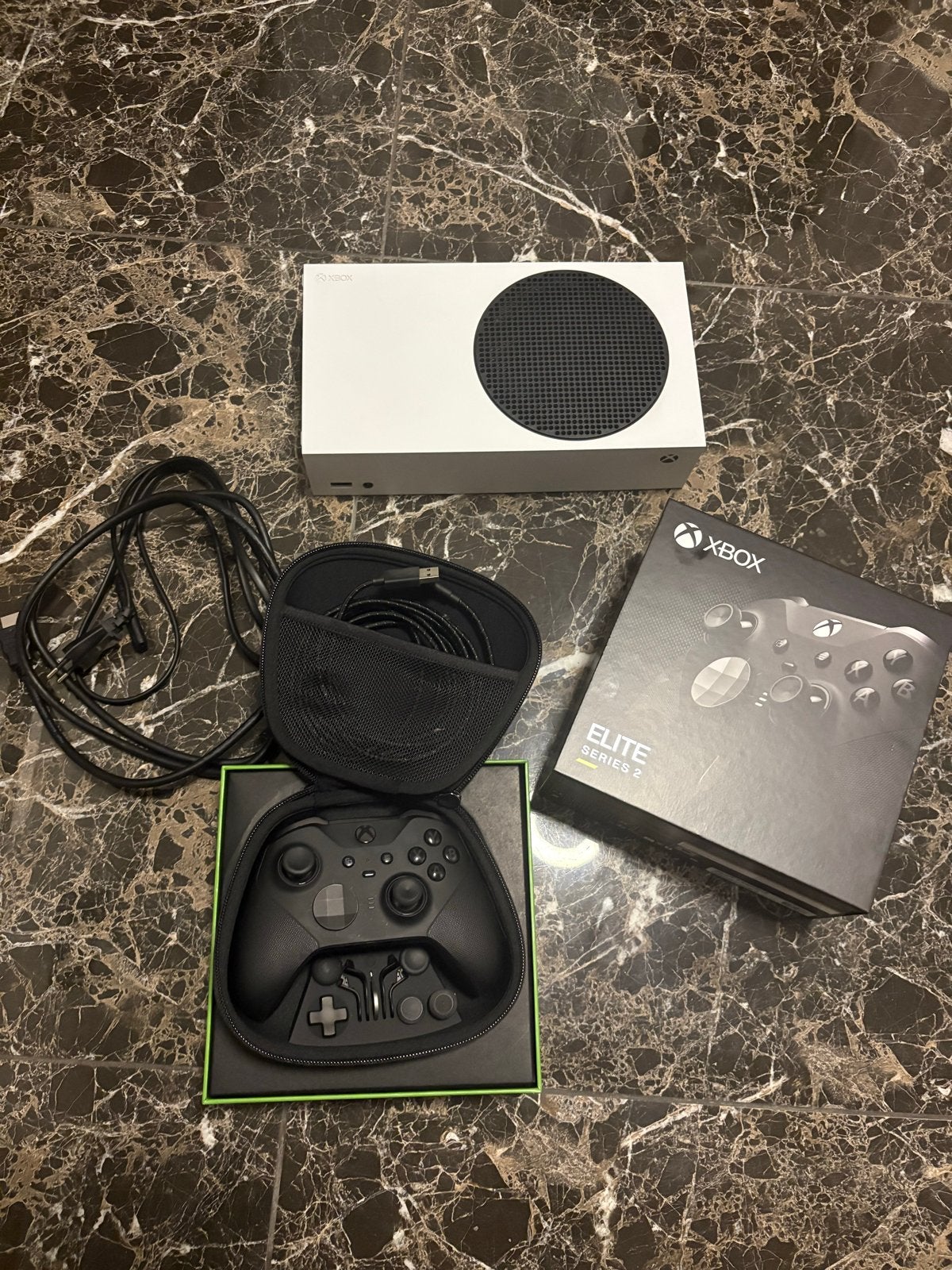 Xbox Series S met Elite Series 2 Controller en kabels