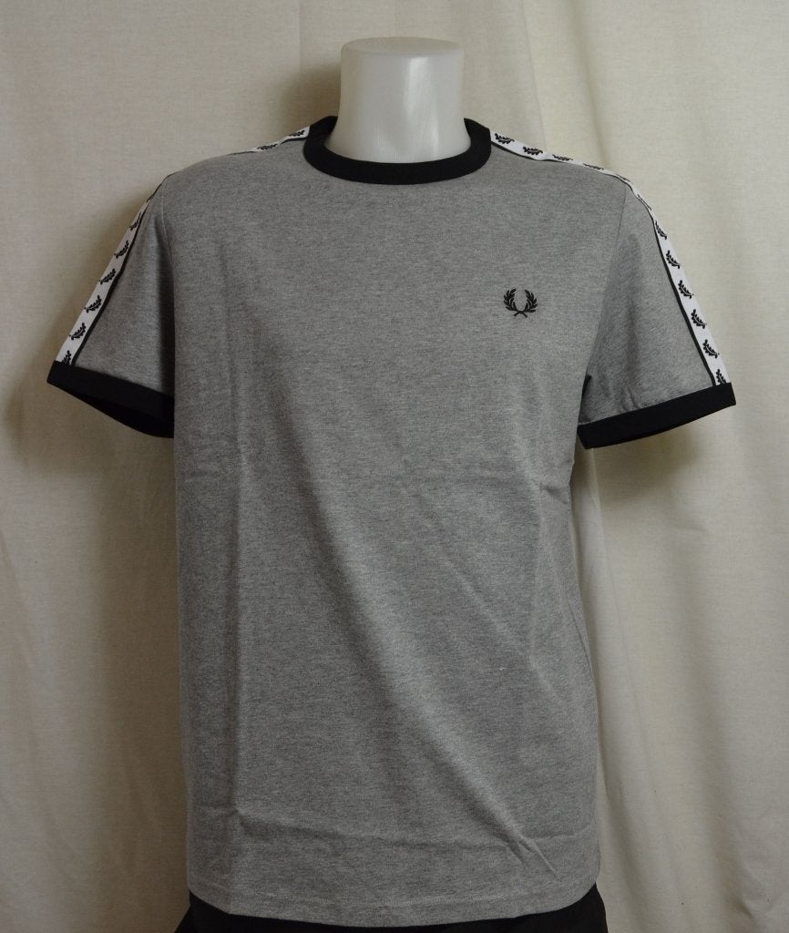 t-shirt fred perry taped licht grijs maat S, M, XL en XXL, Kleding | Heren, T-shirts, Ophalen of Verzenden, Fred Perry, Grijs