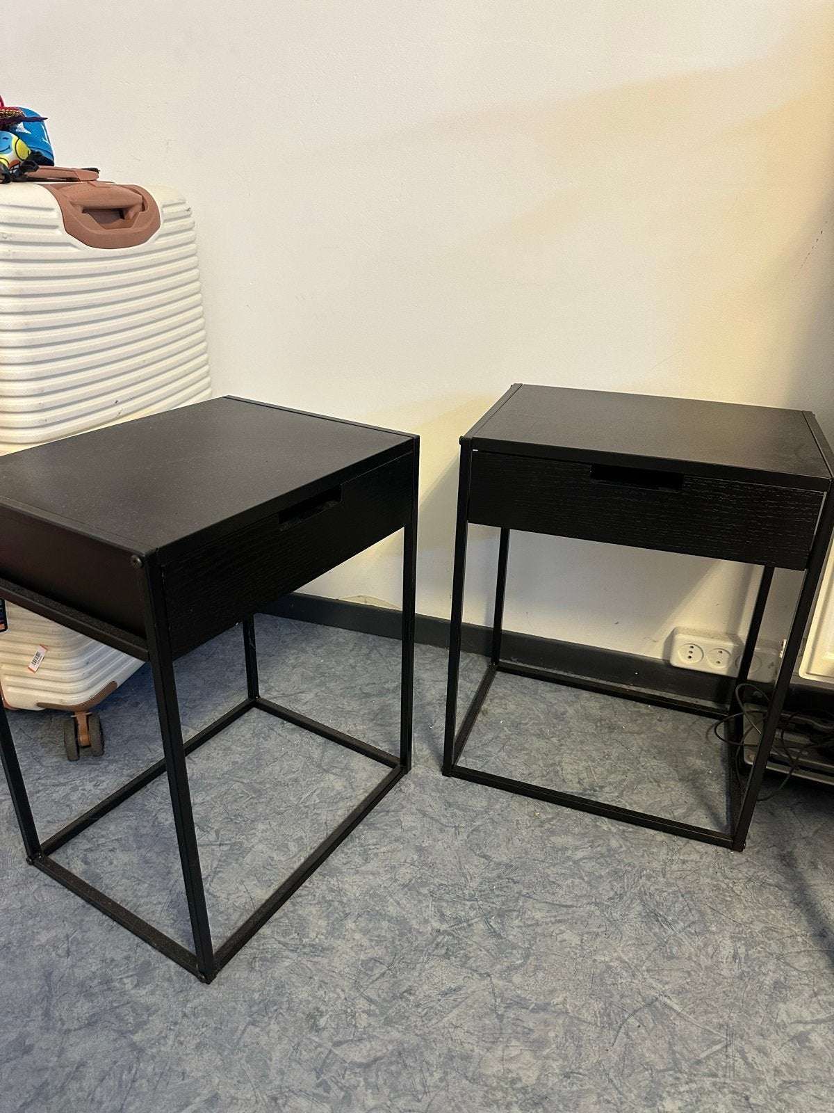 TEAB - Set van 2 zwarte bijzettafels/ nachtkastjes met lade, Minder dan 55 cm, Gebruikt, Rechthoekig, Hout