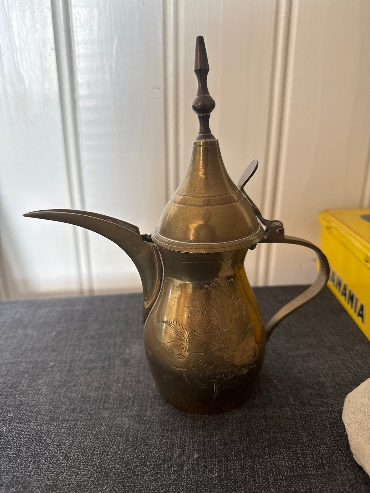 Antieke Arabische Dallah Koffiepot - Messing met Gravures, Antiek en Kunst, Antiek | Overige Antiek, Ophalen of Verzenden