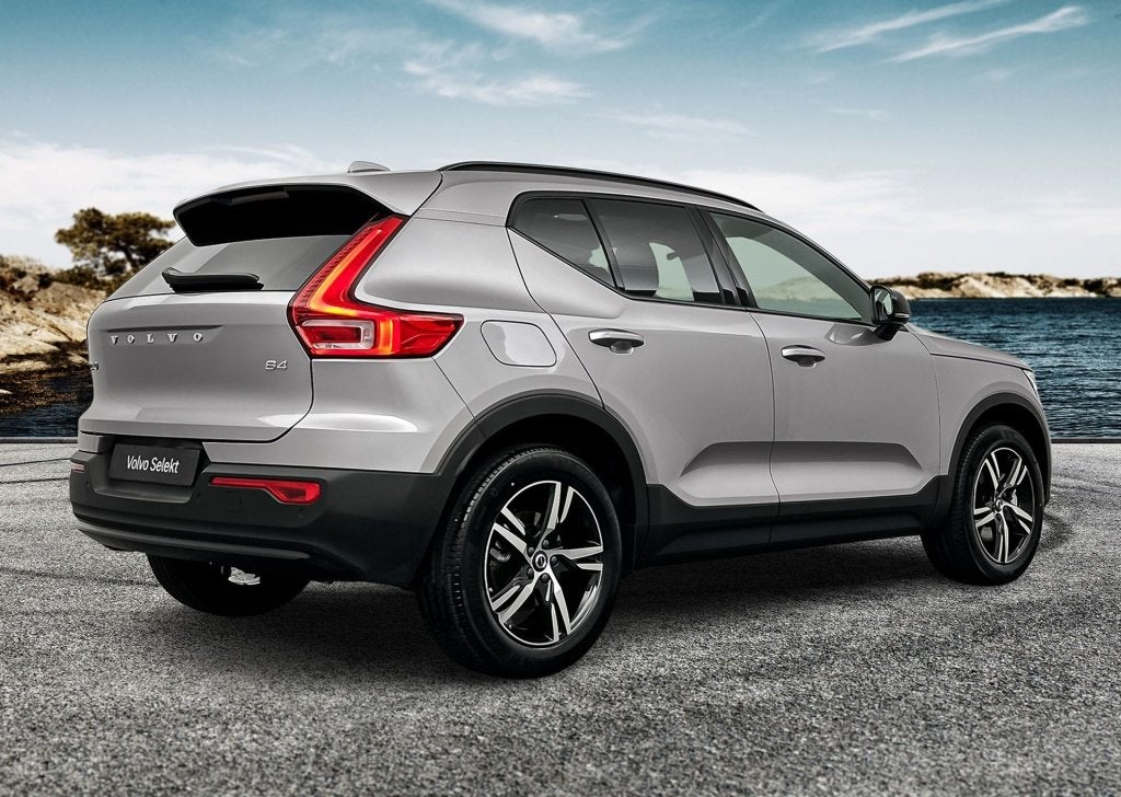Volvo XC40 B4 197PK Plus Dark| Pano| Trekhaak| Camera| Elek., Auto's, Dealer onderhouden, Gebruikt, 4 cilinders, Bedrijf