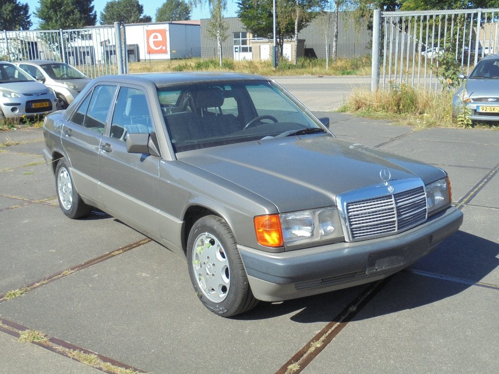 Sacco zijbeplating bumpers en dorpels w201 190, Gebruikt, Voor, Mercedes-Benz, Ophalen of Verzenden