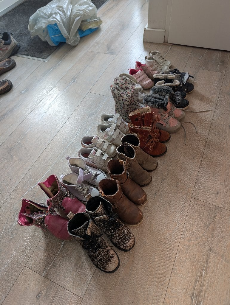 Schoenenpakket meisjes: sneakers, laarzen, regenlaarzen, Ophalen, Gebruikt, Meisje, Schoenen