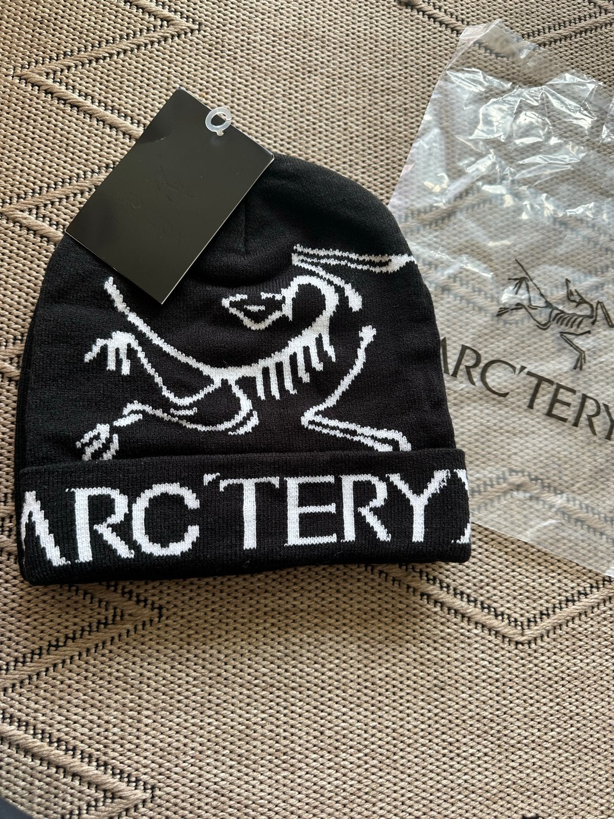 Arcteryx Fernie Toque Beanie Muts Zwart - Nieuw met label, Ophalen of Verzenden, Nieuw, One size fits all, Pet