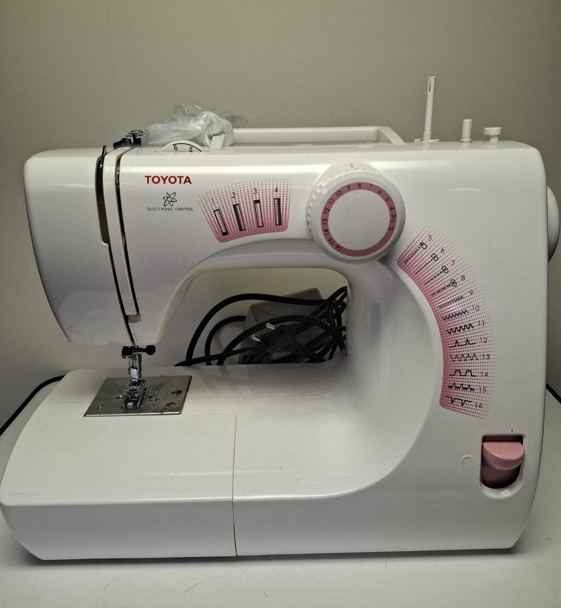 Vijf naaimachines diverse merken, Gebruikt, ., Naaimachine, .