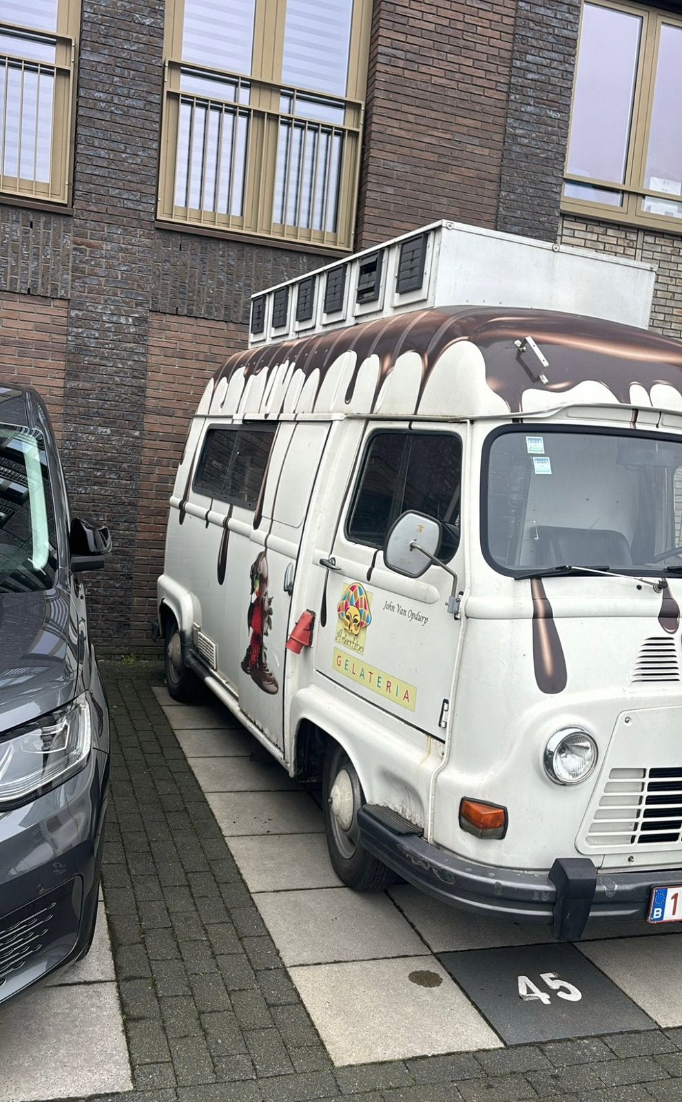 Renault Estafette Foodtruck (1979), Ophalen