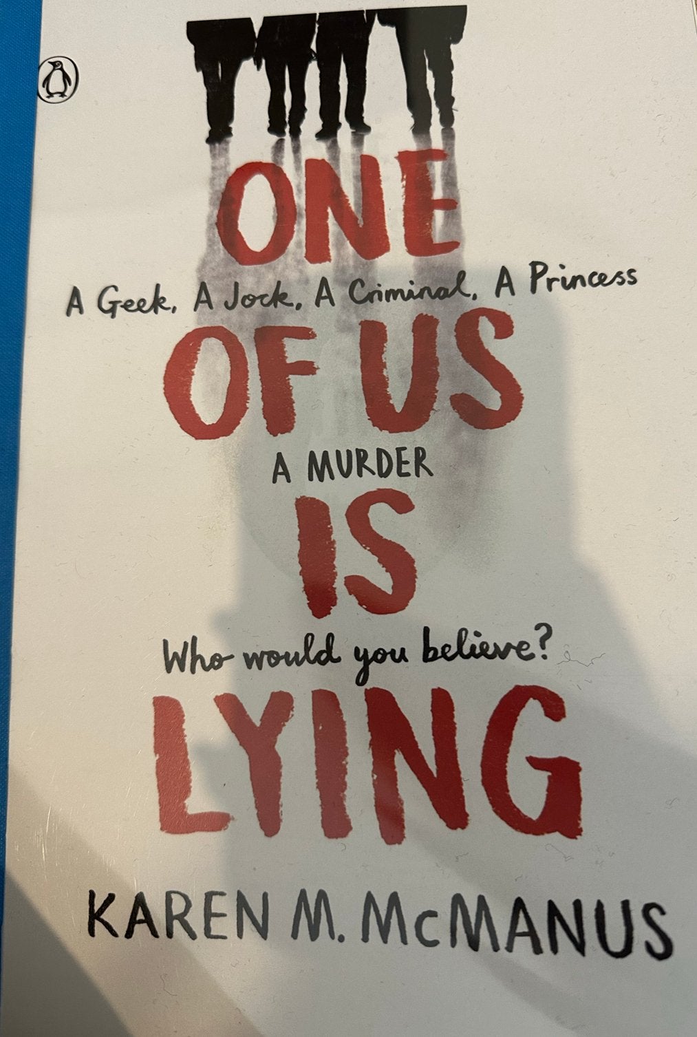 One of Us Is Lying - Karen M. McManus, Boeken, Ophalen of Verzenden, Gelezen, Wereld overig