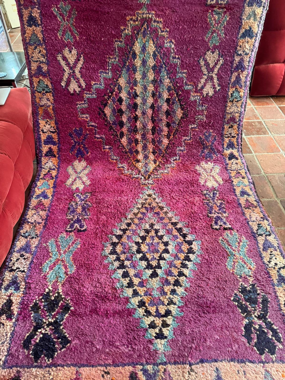 Uniek Beni Mguild vloerkleed - 360x155cm, Huis en Inrichting, Ophalen, Gebruikt, 150 tot 200 cm, 200 cm of meer