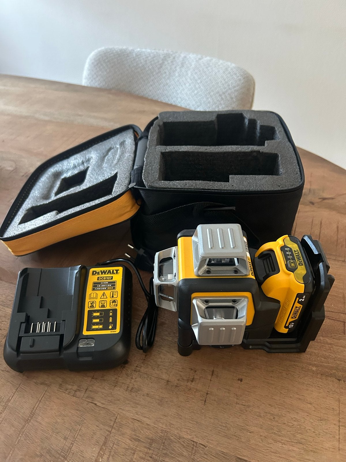 Dewalt 360 Kruislijnlaser - Drie Groene Lijnen, Ophalen, Zo goed als nieuw, Overige meters