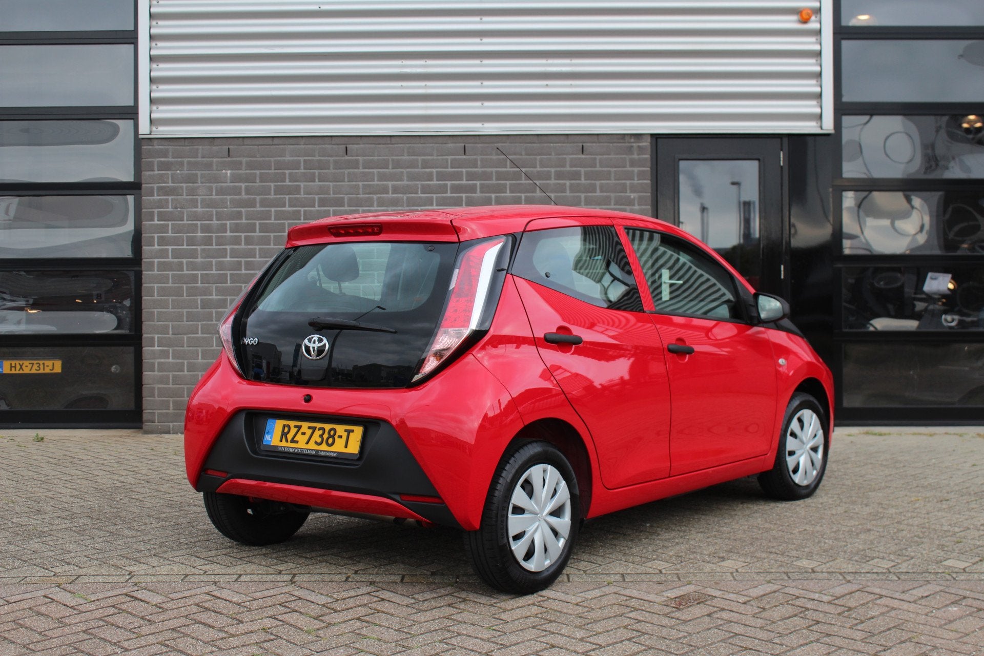 Toyota Aygo 1.0 VVT-i x / Zuinig / Bluetooth / 1ste eigenaar, Auto's, Voorwielaandrijving, Dealer onderhouden, Stof, Gebruikt