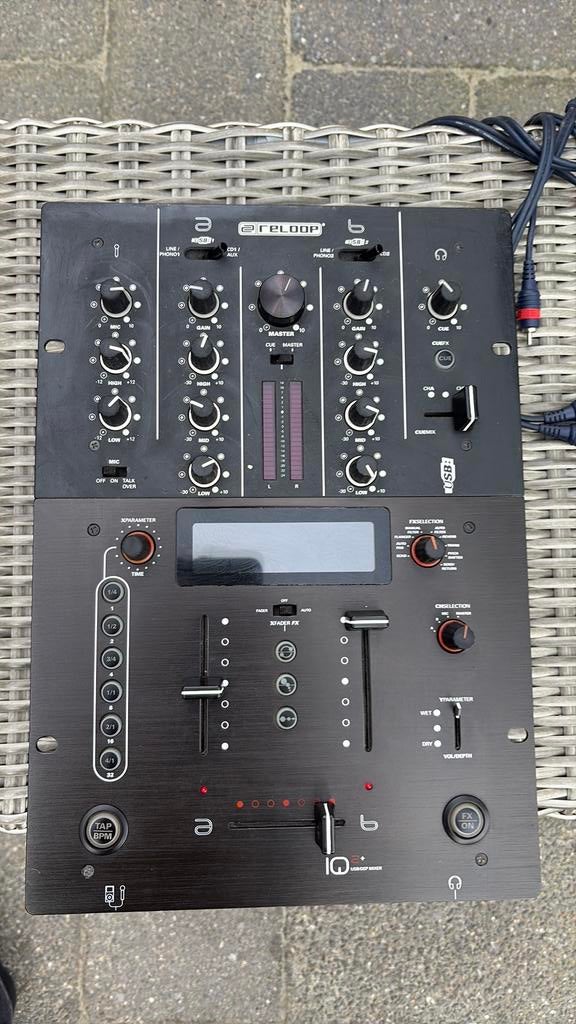 Reloop iq 2+ usb/dsp mixer, Ophalen of Verzenden, Gebruikt, Minder dan 5 kanalen