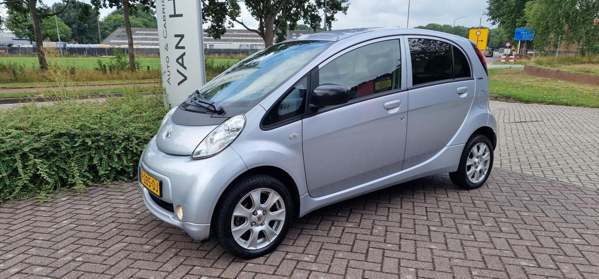 Peugeot iOn Active/ AIRCO/ LM VELG/VOL. ELECTR/4 DRS/4PERS., Automaat, Gebruikt, Zwart, 4 stoelen