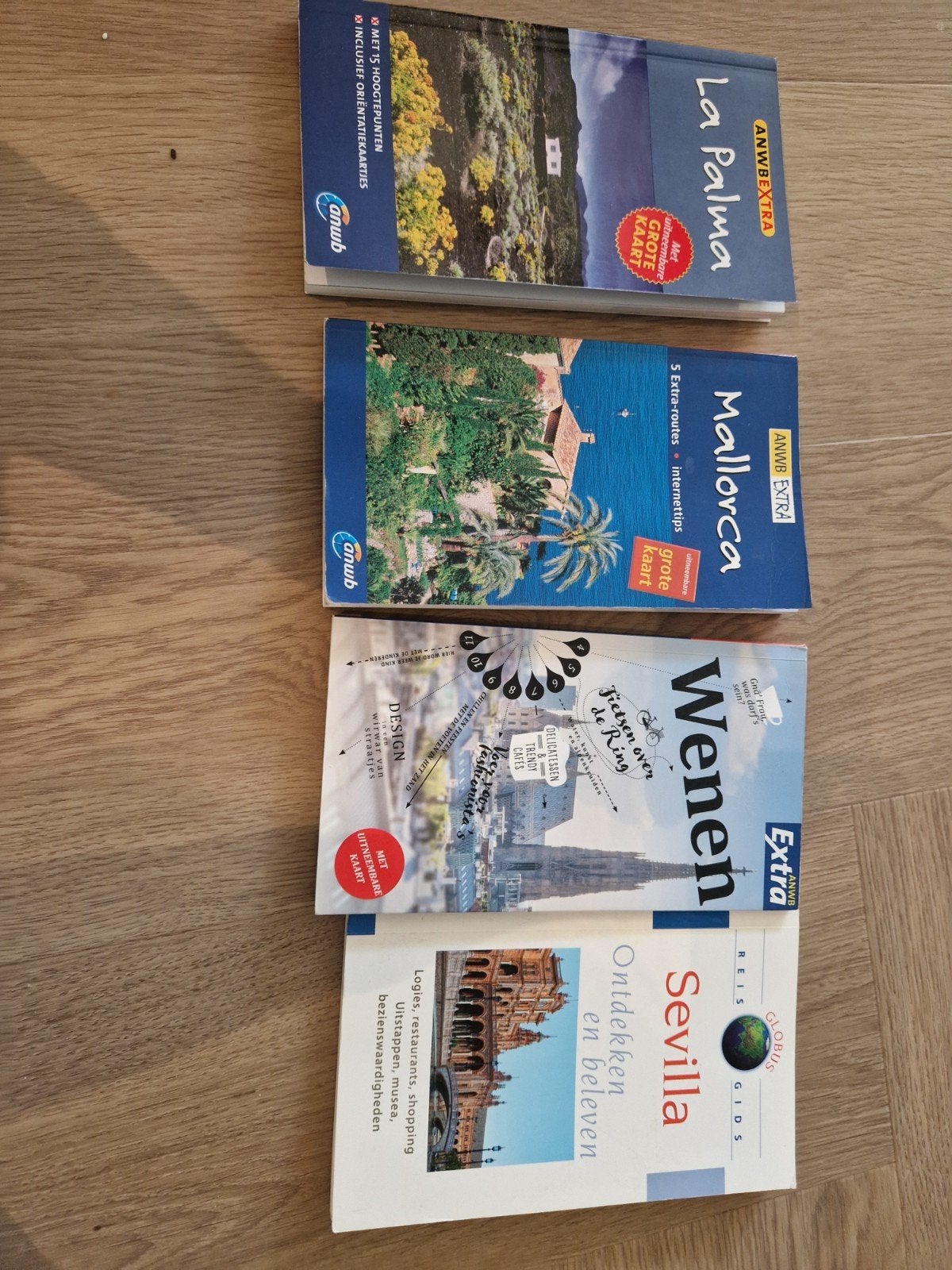 Reisgidsen: La Palma, Mallorca, Wenen, Sevilla (ANWB Extra), Boeken, Gelezen, Europa, Ophalen of Verzenden, Reisgids of -boek