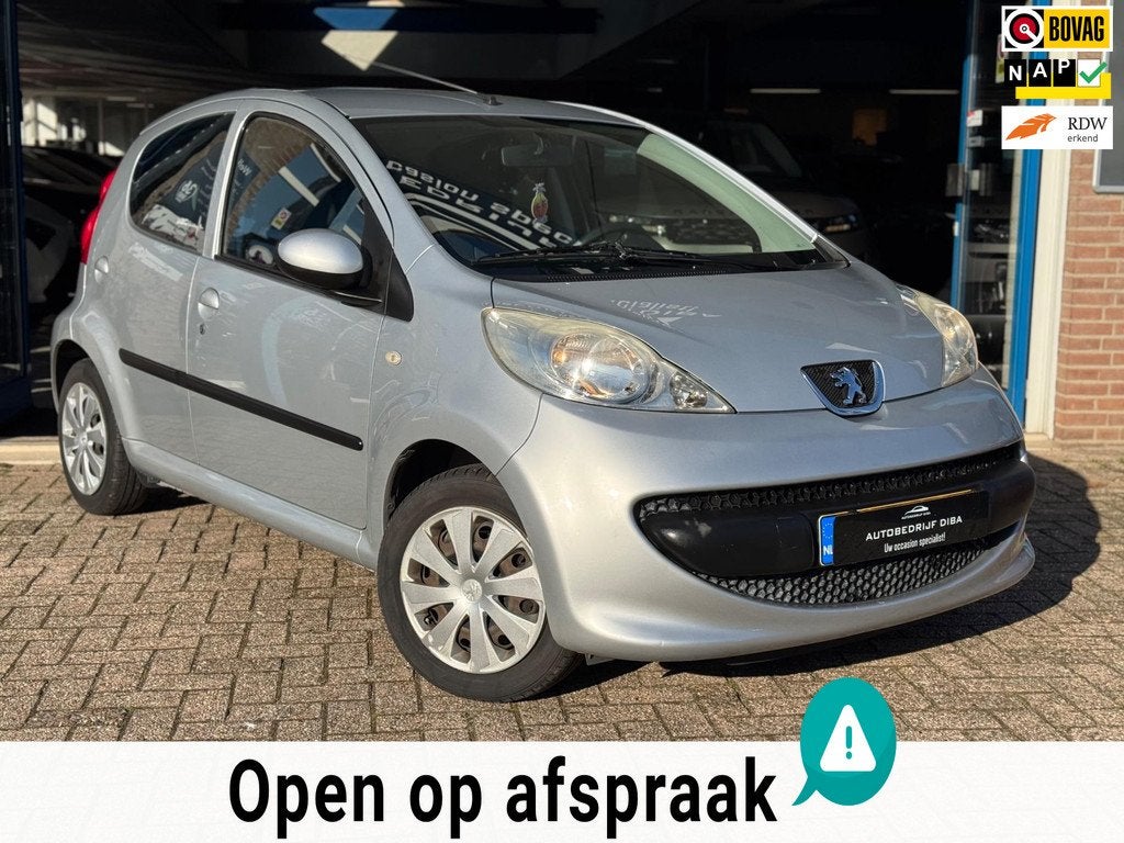 Peugeot 107 1.0-12V XS 2008 5drs Grijs AUT APK NAP, Auto's, Peugeot, Stof, Gebruikt, Zwart, 4 stoelen