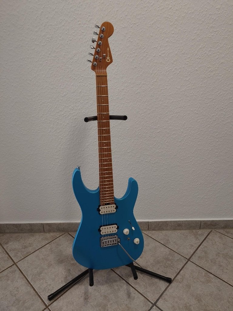 Charvel Pro Mod DK24 Matte Blue Frost + softcase, Muziek en Instrumenten, Ophalen of Verzenden, Zo goed als nieuw, Solid body