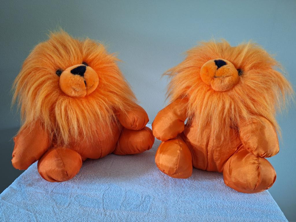 Vintage Mascotte WK voetbal leeuw, Verzamelen, Ophalen of Verzenden, Zo goed als nieuw, Overige binnenlandse clubs, Vaantje of Sjaal