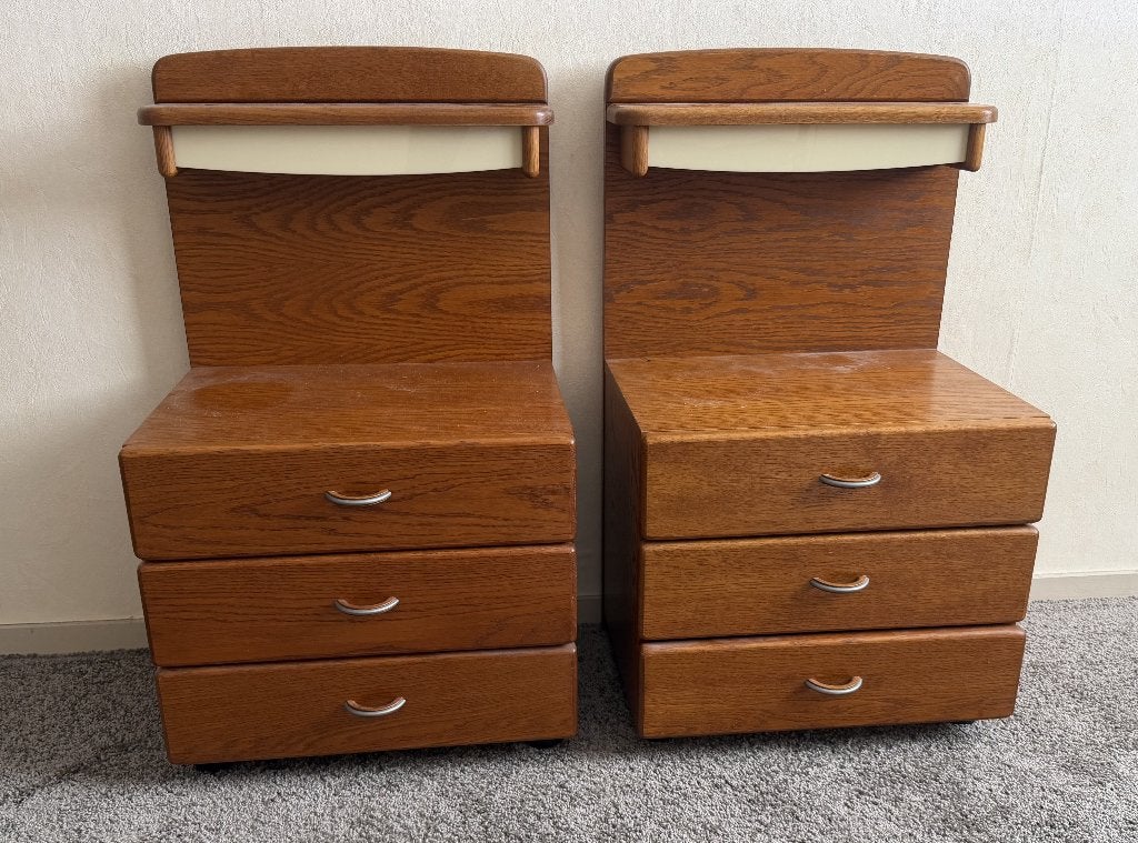 2 stuks eiken nachtkastjes, Ophalen, Gebruikt, Hout, Minder dan 45 cm